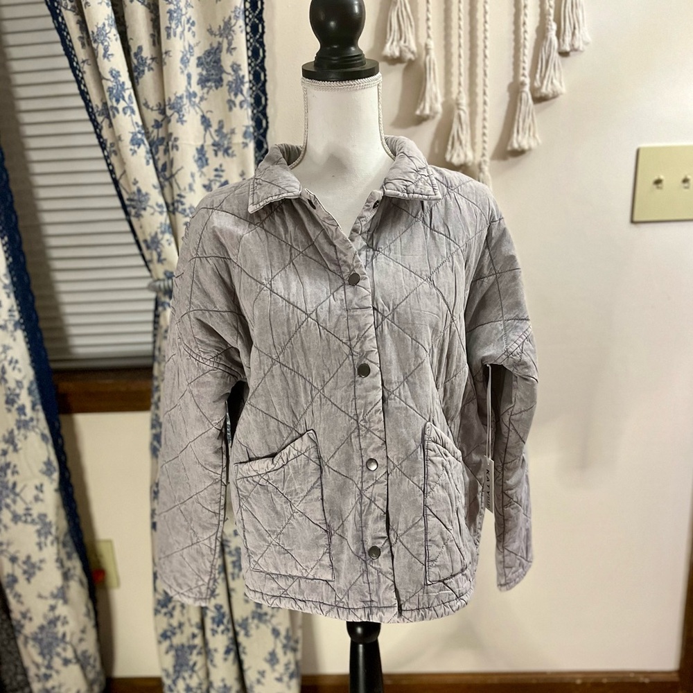 ✨NWT✨KatyDID Quilted Jacket